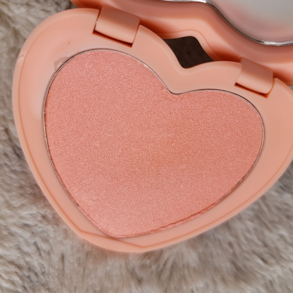 Heart of Gold Heart Shaped Highlighter ColourPop Cosmetics Valentine's Day - Picture 4 of 15